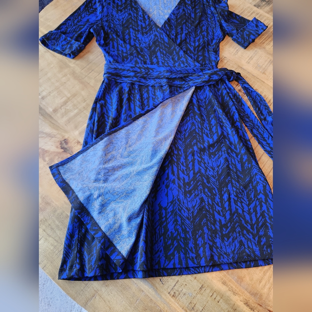 Blue/black print faux-wrap dress - Picture 7 of 12